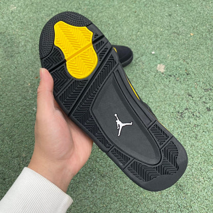 Air Jordan 4
