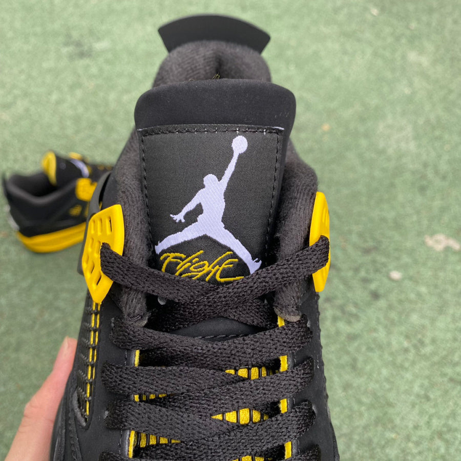 Air Jordan 4