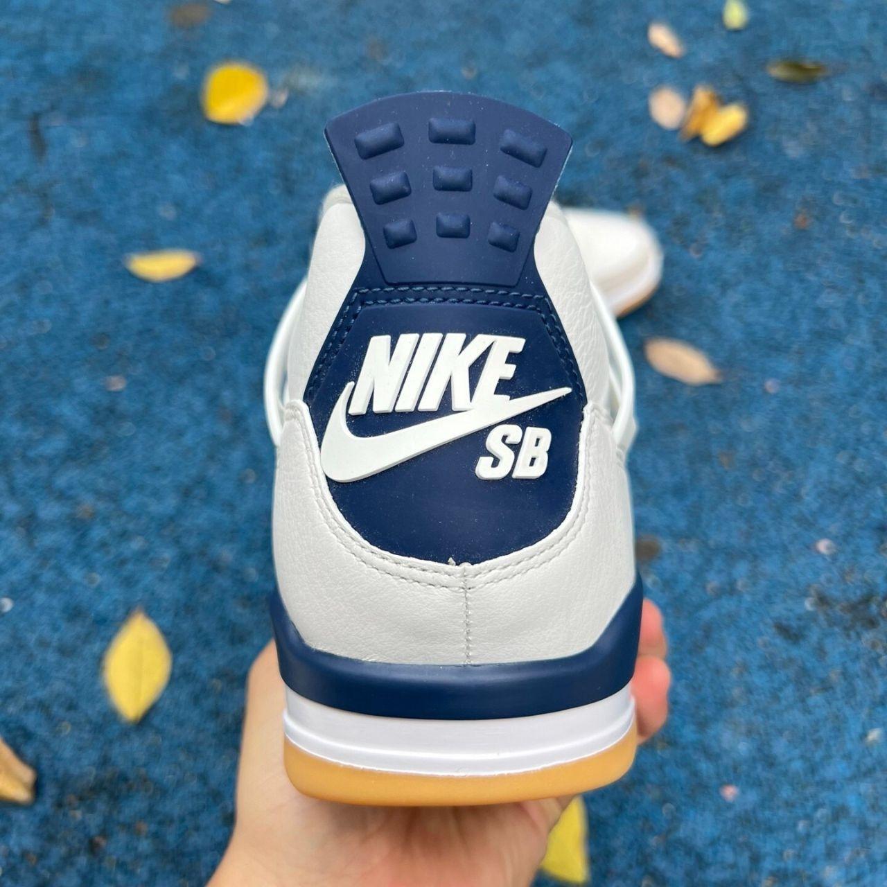 Air Jordan 4 Nike/SB