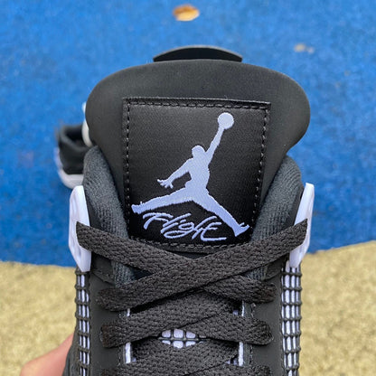 Air Jordan 4